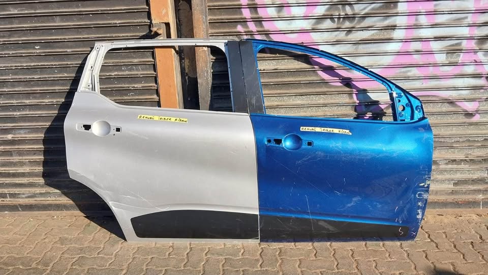 Renault Triber doors - Private Seller Renault Triber doors - Private Seller