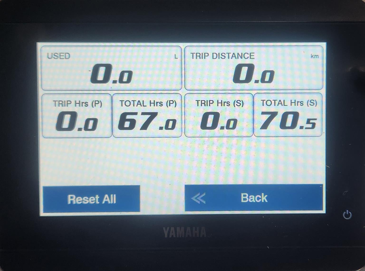 SEACAT 520 FC ON TRAILER 2 X 70 HP YAMAHA 4 STROKES 2022 MODEL 70 HOUR