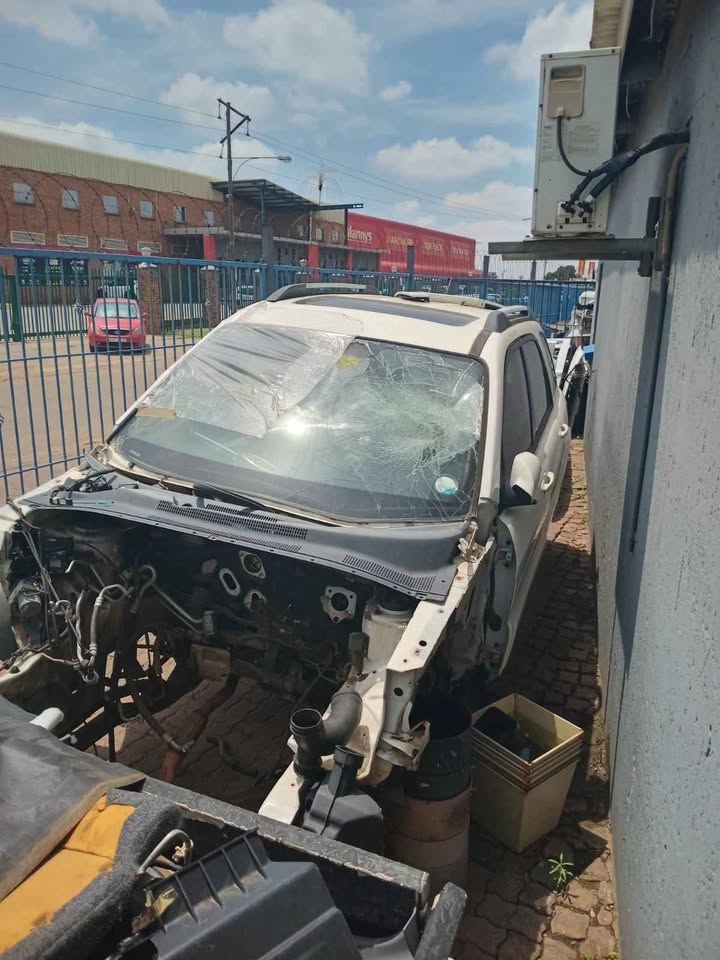 2009 kia spotage 2l automatic stripping for parts @ circle 7 used parts - Private Seller