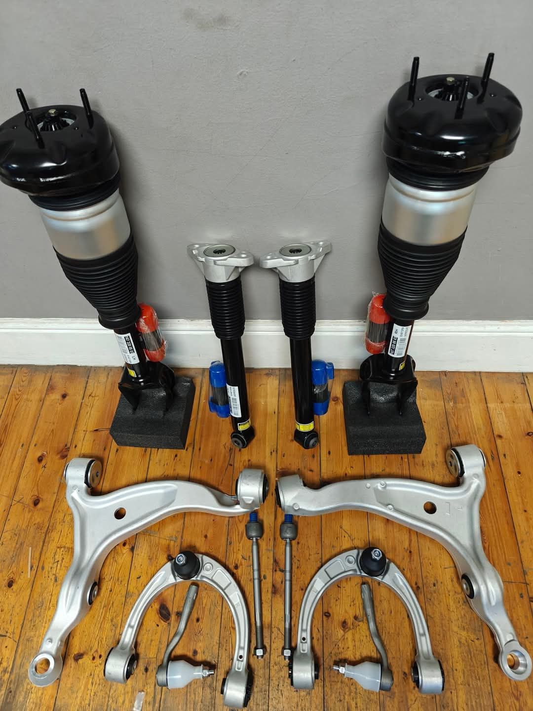 BRAND NEW MERCEDES-BENZ W167 GLE V167 GLS FRONT AIRMARTIC SUSPENSION PARTS - Private Seller BRAND NEW MERCEDES-BENZ W167 GLE V167 GLS FRONT AIRMARTIC SUSPENSION PARTS - Private Seller