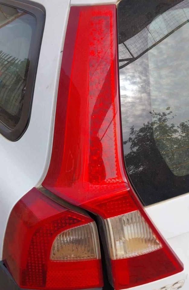 VOLVO XC70 2008 LEFT TAIL LIGHT FOR SALE - Private Seller VOLVO XC70 2008 LEFT TAIL LIGHT FOR SALE - Private Seller