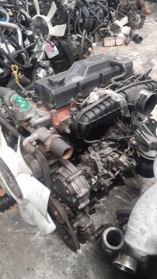 Kia k2700 workhorse diesel engine complete for sale ckntact Zane Azaad SAmco - Private Seller