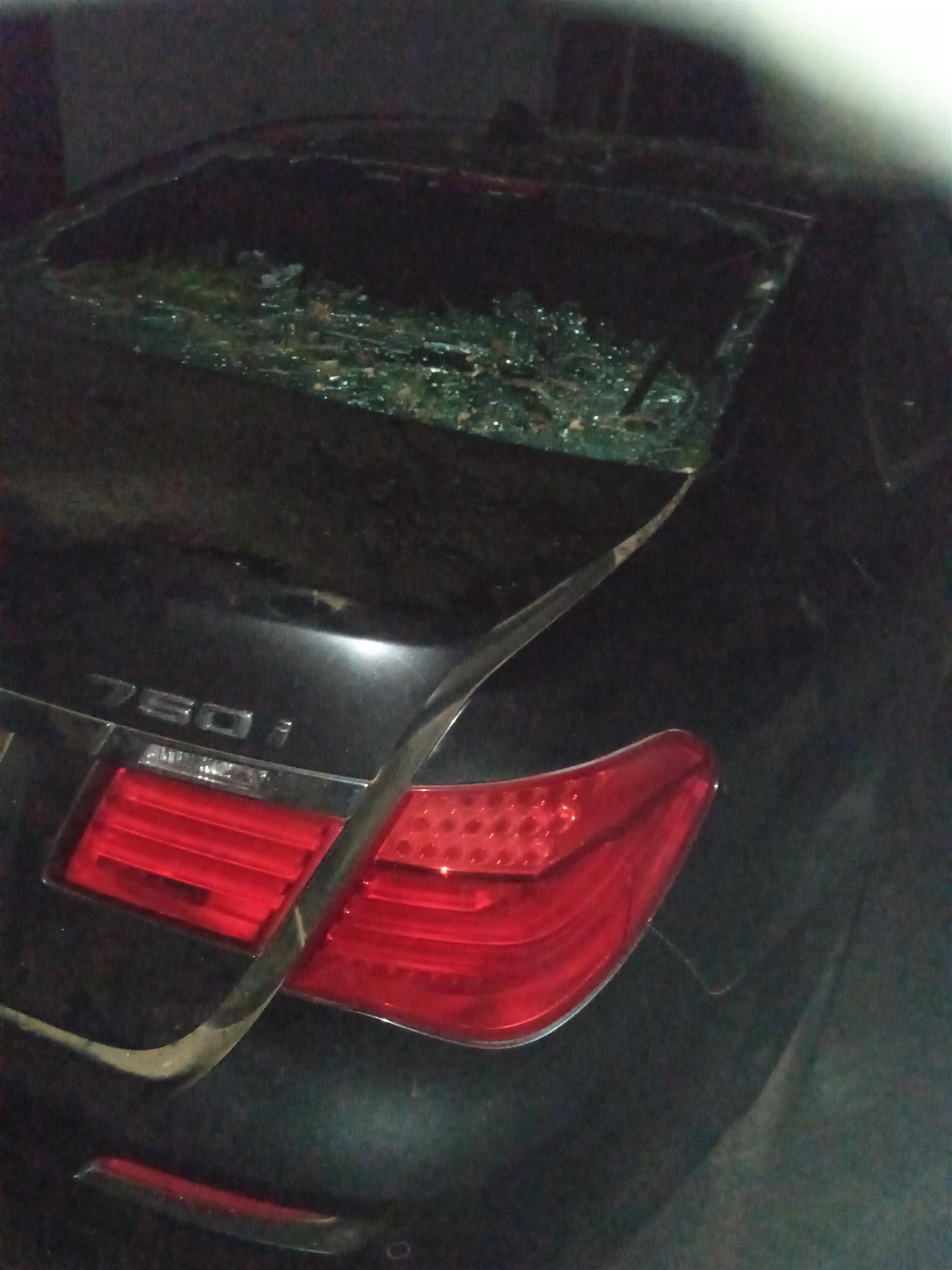 BMW 7 series F01,730D or 750i REAR Windscreen WANTED