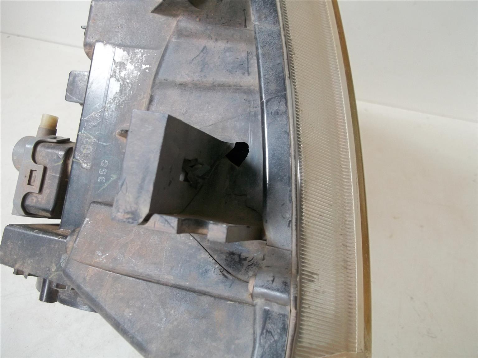 Nissan Navara NP300/Pathfinder (D40) left headlight - Private Seller Nissan Navara NP300/Pathfinder (D40) left headlight - Private Seller