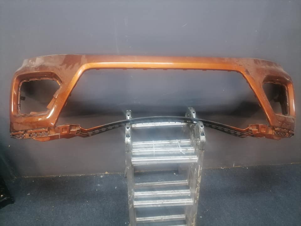 Suzuki Grand Vitara breezer orange bumper DM or contact number in the description for assistance - Private Seller