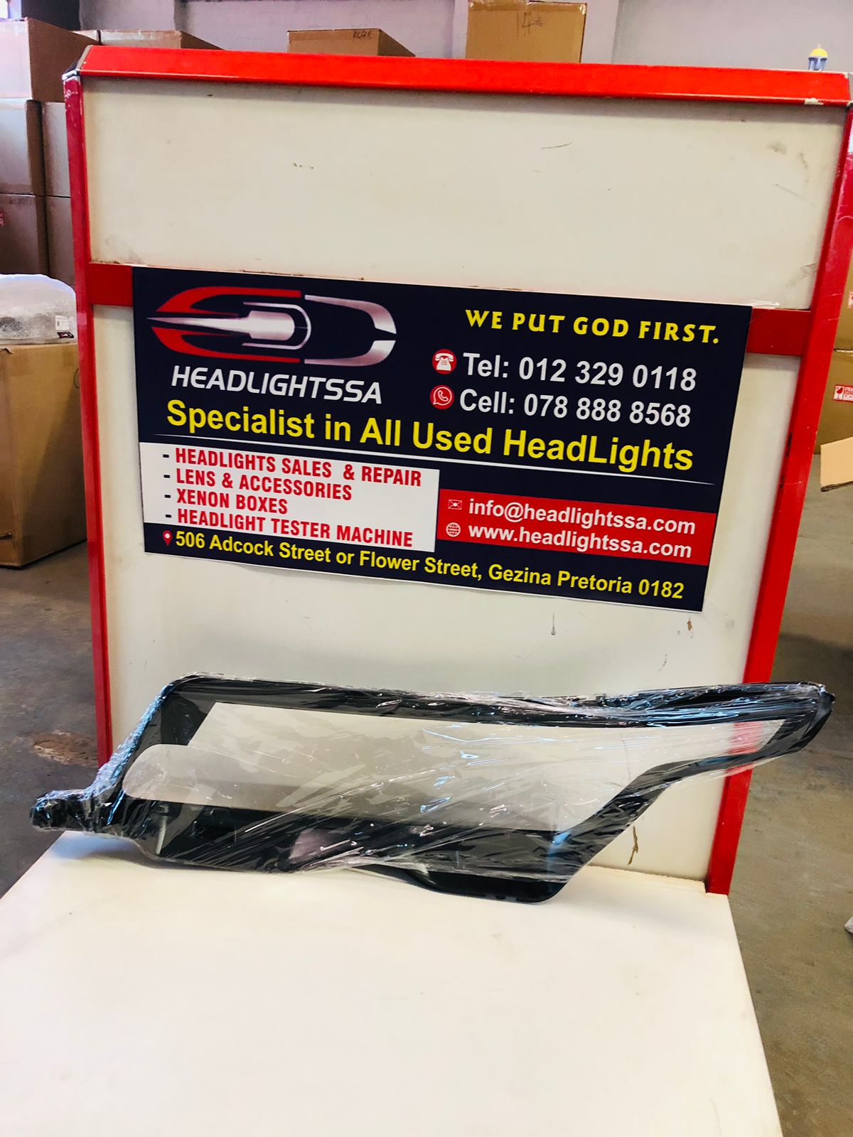 Range Rover Sport right side headlight replacement lens cover (2018) - Private Seller Range Rover Sport right side headlight replacement lens cover (2018) - Private Seller