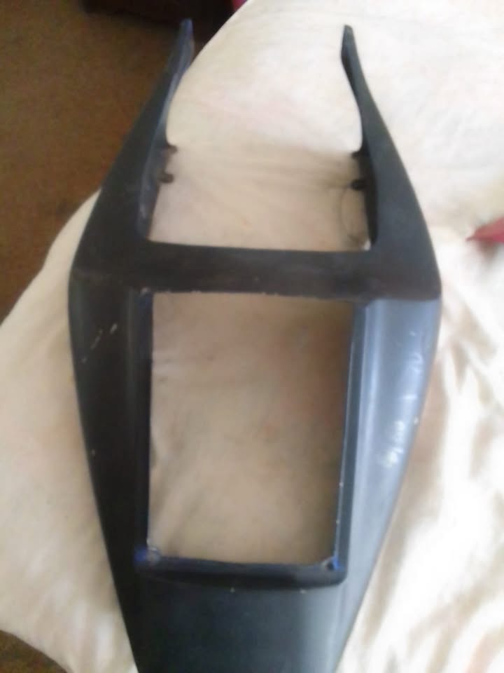 yamaha fairings seat and headlight whatsup - Private Seller