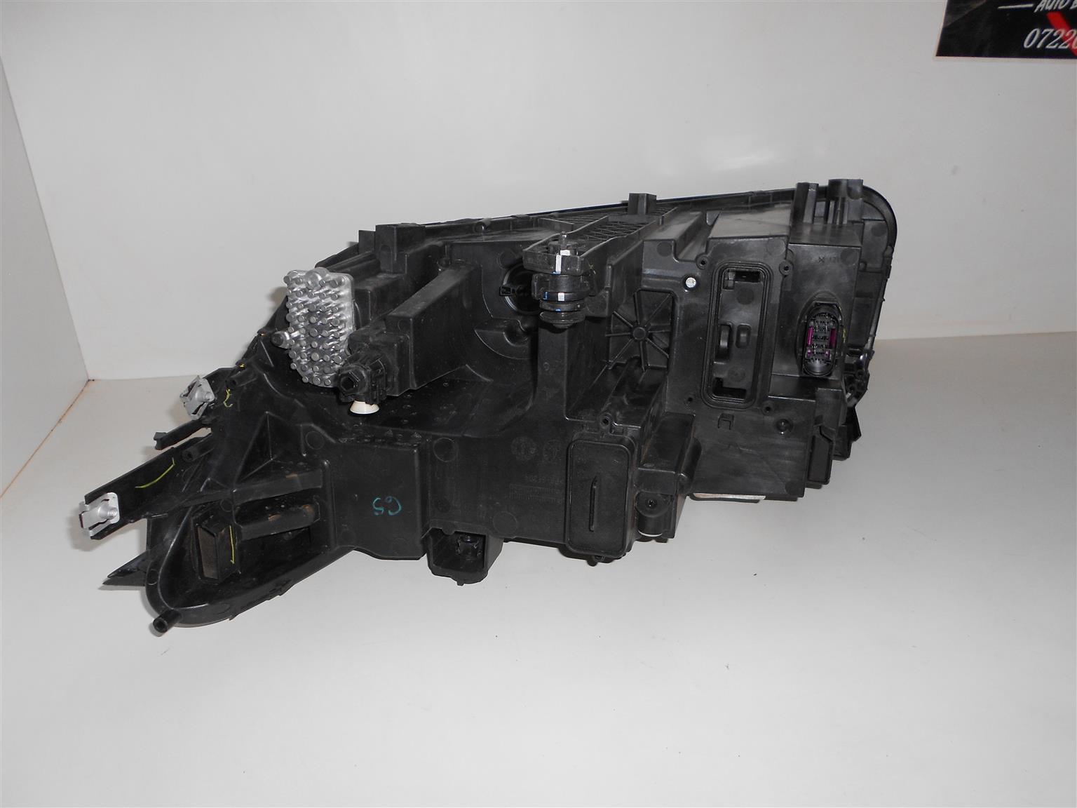 VW Tiguan headlight - Private Seller VW Tiguan headlight - Private Seller
