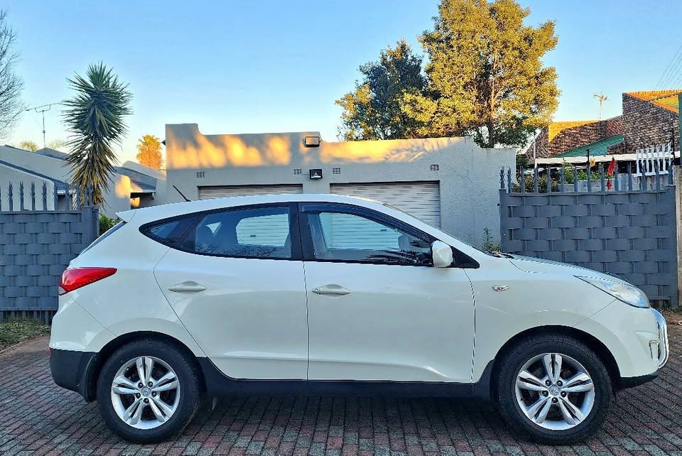 HYUNDAI IX 35 EXCELLENT FAMILY SUV