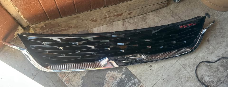 Kia Seltos GT front grille - Private Seller Kia Seltos GT front grille - Private Seller