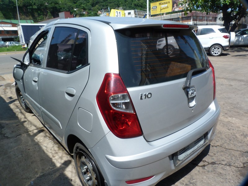 Hyundai i10 1.1 GLS Manual White - 2014 SPARESBOYZ STRIPPING FOR SPARES - Private Seller
