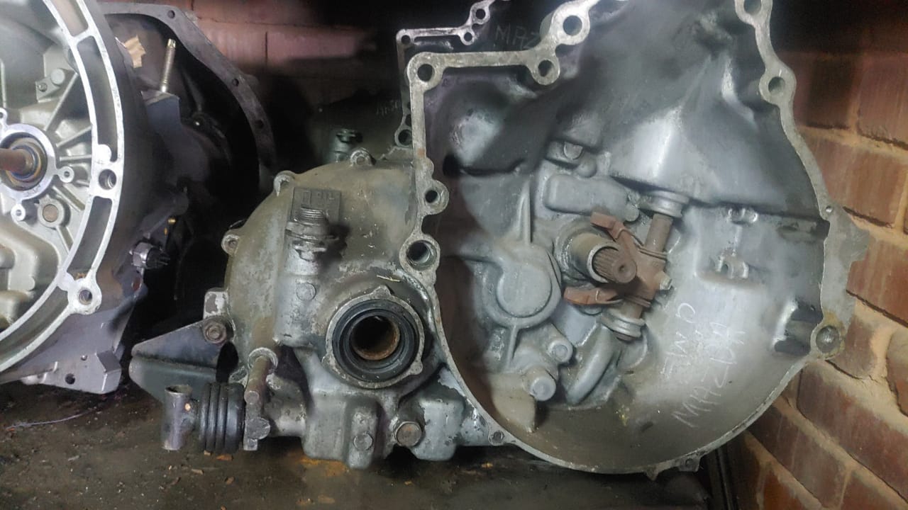MAZDA 323 B3 FWD CABLE CLUTCH GEAR BOX FOR SALE