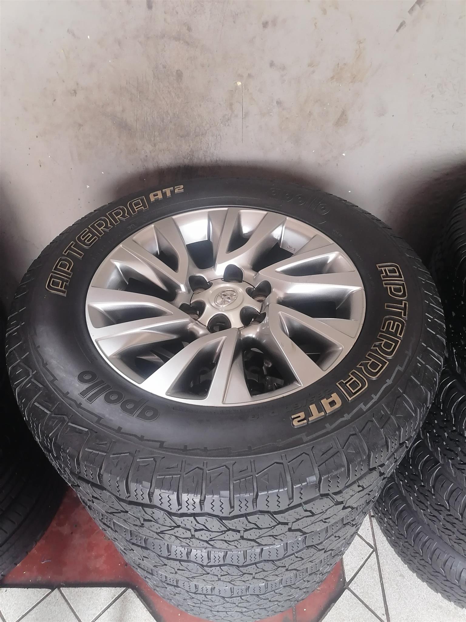 Fortuner GD6 18inch Mag Rims (WITH USED TYRES) Fortuner GD6 18inch Mag Rims (WITH USED TYRES)