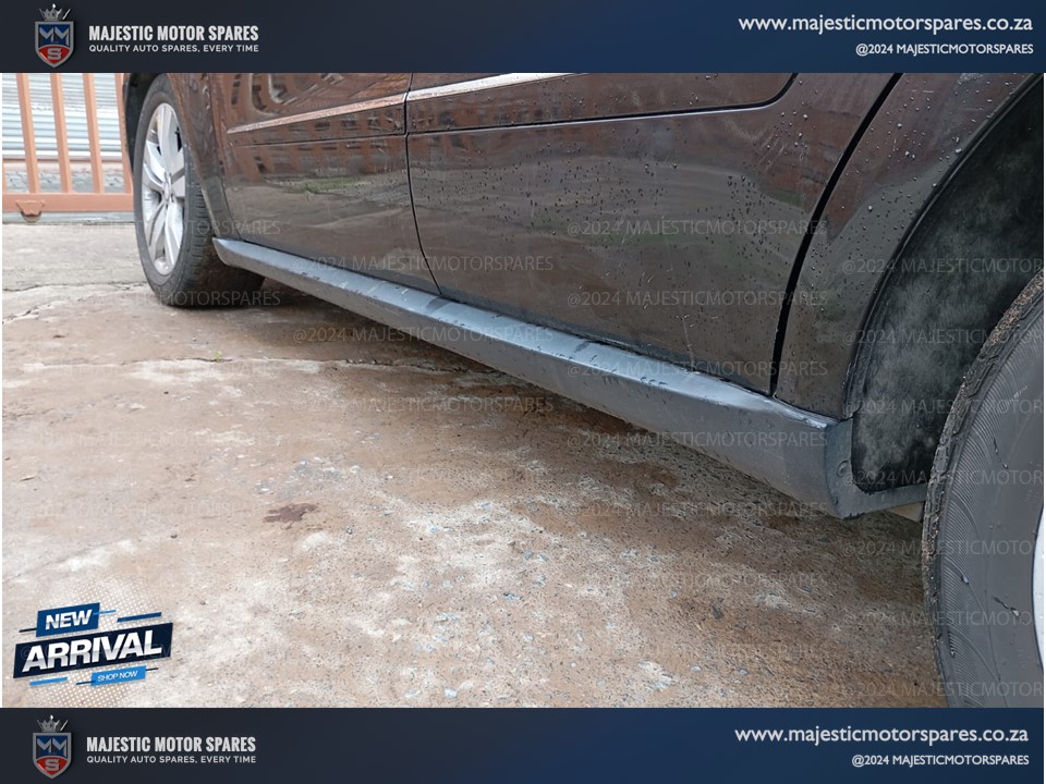 Side Skirts for 2009 Mercedes GL500 – Second-Hand for Sale - Private Seller Side Skirts for 2009 Mercedes GL500 – Second-Hand for Sale - Private Seller