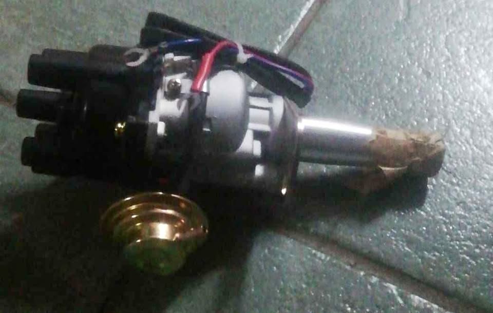 Ford Courier 1. 8/2.0 F2/F8 distributor Ford Courier 1. 8/2.0 F2/F8 distributor