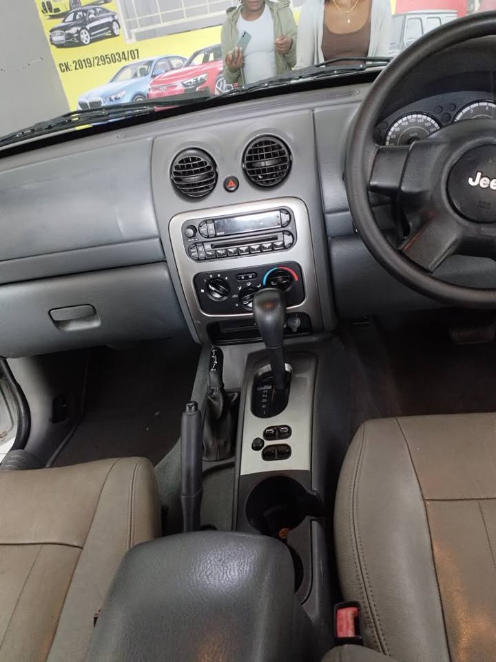 2009 Jeppe Cherokee 3.7L 4x4 Automatic