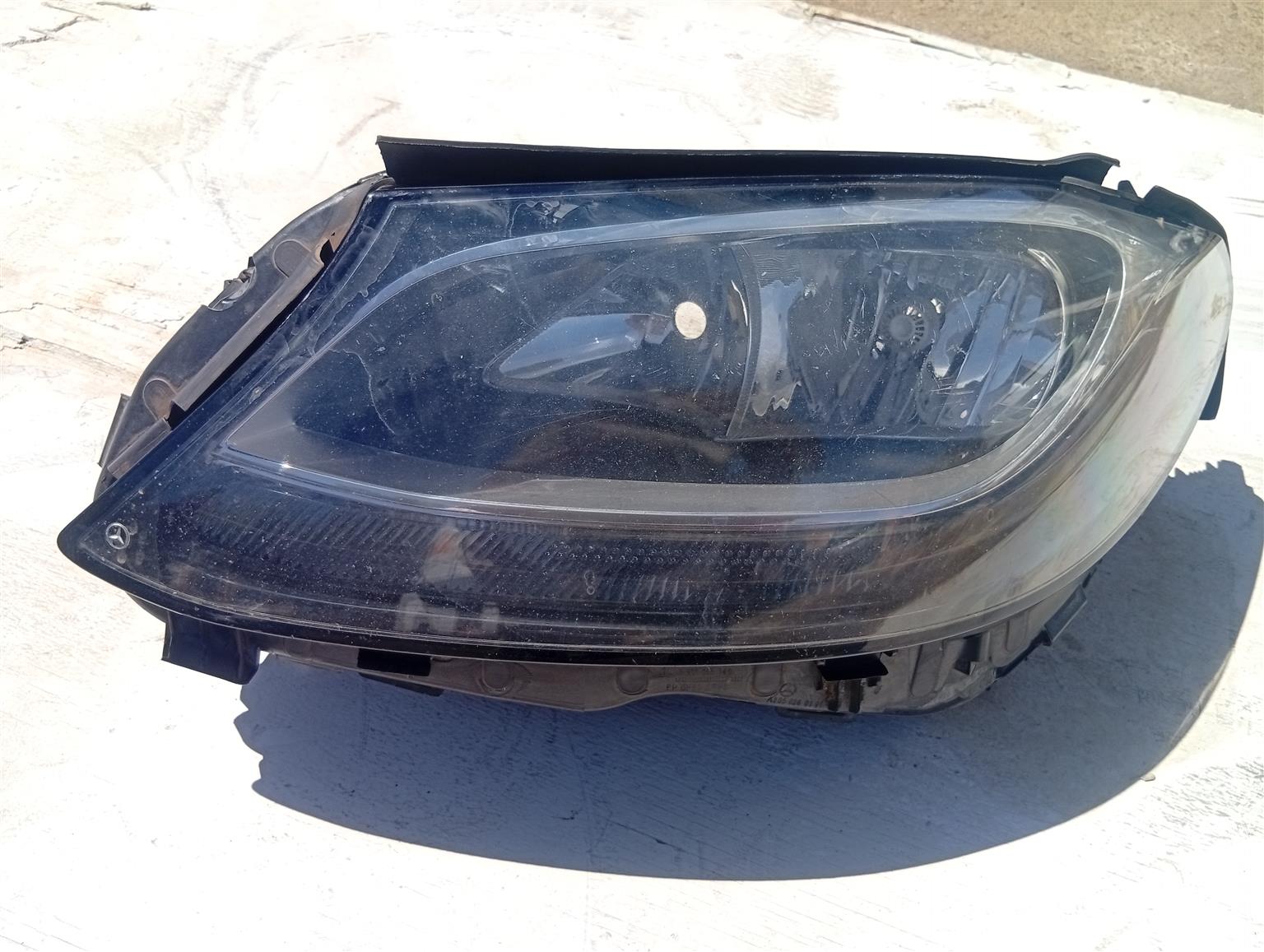 2015 mercedes Benz w205 left headlight - Private Seller 2015 mercedes Benz w205 left headlight - Private Seller