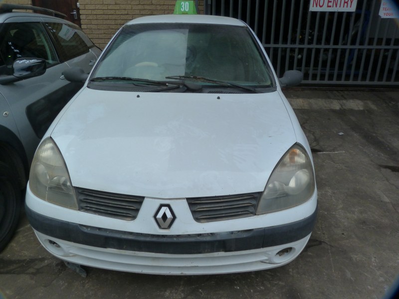 Renault Clio II 1.4 16V Manual White - 2006 STRIPPING FOR SPARES - Private Seller Renault Clio II 1.4 16V Manual White - 2006 STRIPPING FOR SPARES - Private Seller