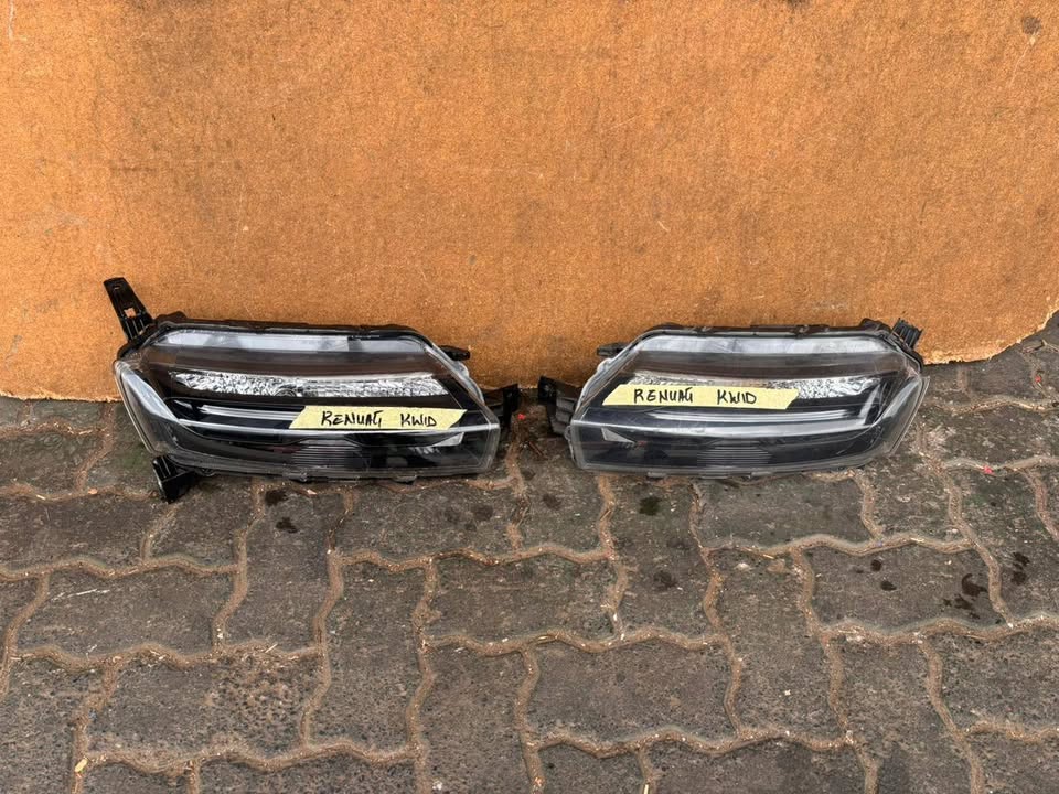 Renault Kwid Headlight - Private Seller Renault Kwid Headlight - Private Seller