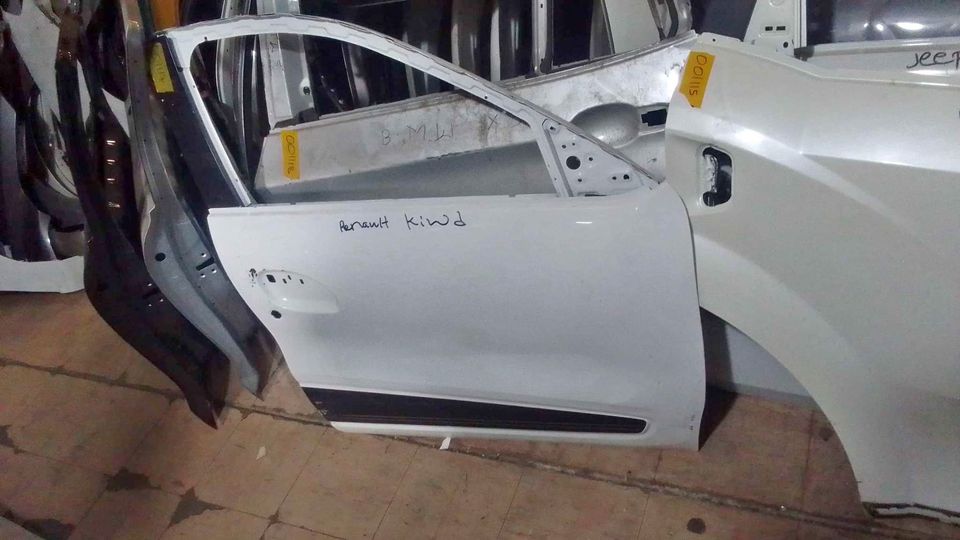 Renault kwid door - Private Seller