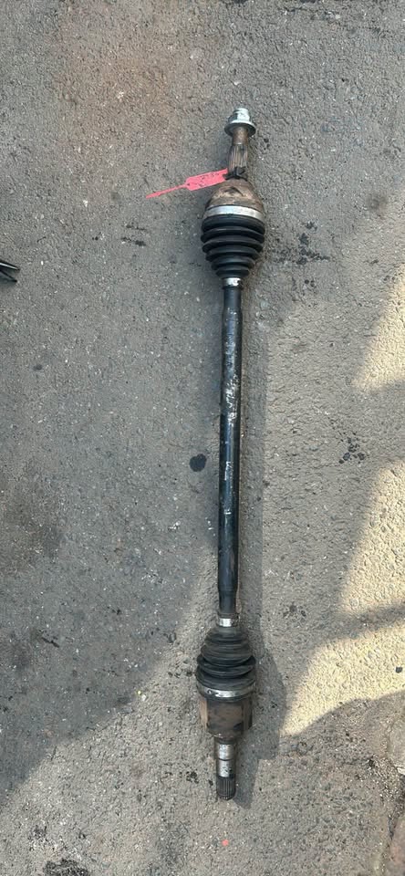 Mahindra KUV 100 Right CV Shaft For Sale @Circle 7 Used Parts Call or WhatsApp - Private Seller
