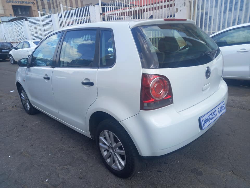 2015 VW POLO VIVO HATCHBACK 1.4TRENDLINE PETROL, MANUAL, WHITE COLOUR, MILEAGE 75000