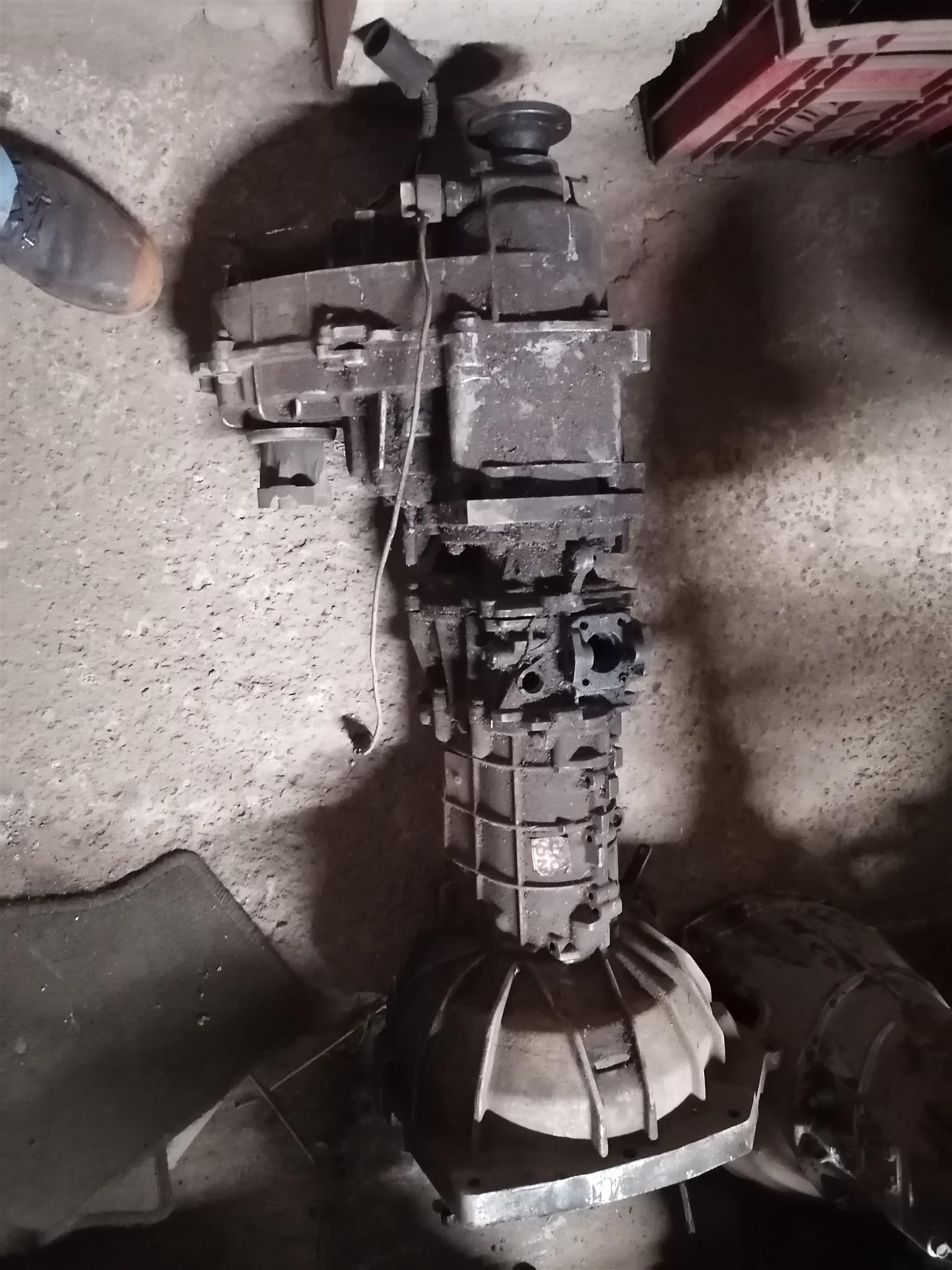 Mahindra 4x4 gearbox for sale - Private Seller Mahindra 4x4 gearbox for sale - Private Seller