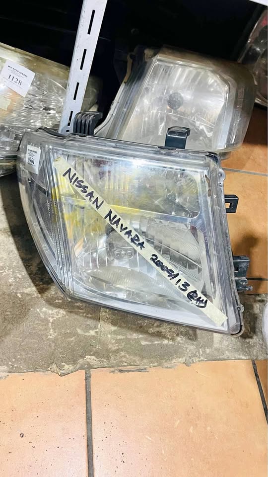 Nissan Navara headlight 2013 - Private Seller Nissan Navara headlight 2013 - Private Seller