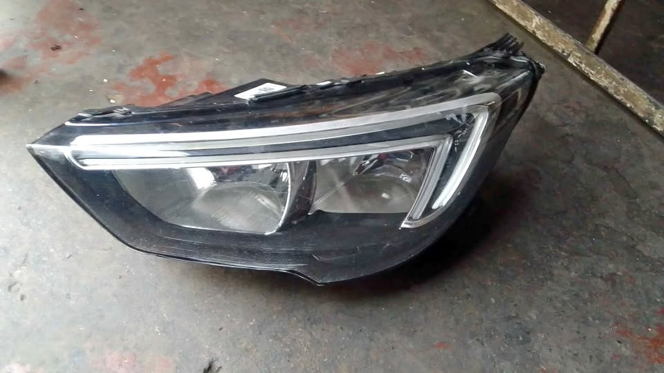 Opel cross land headlight - Private Seller Opel cross land headlight - Private Seller