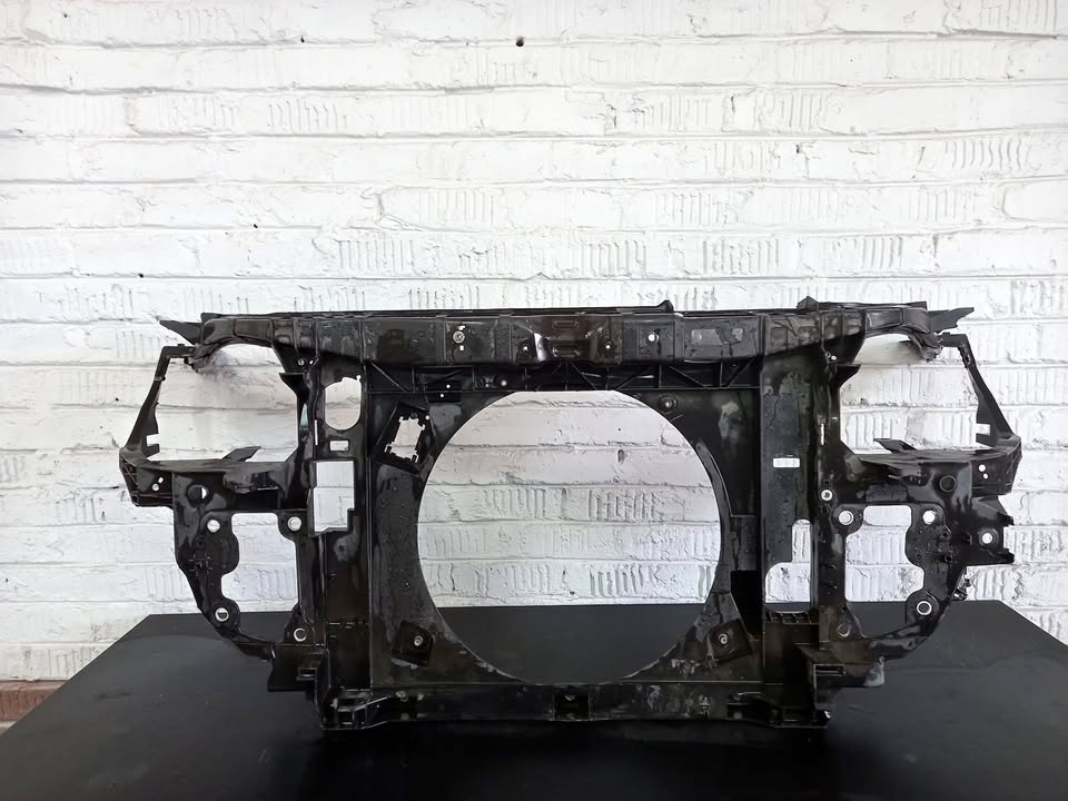 Chrysler Grand Voyager Cradle - Private Seller Chrysler Grand Voyager Cradle - Private Seller