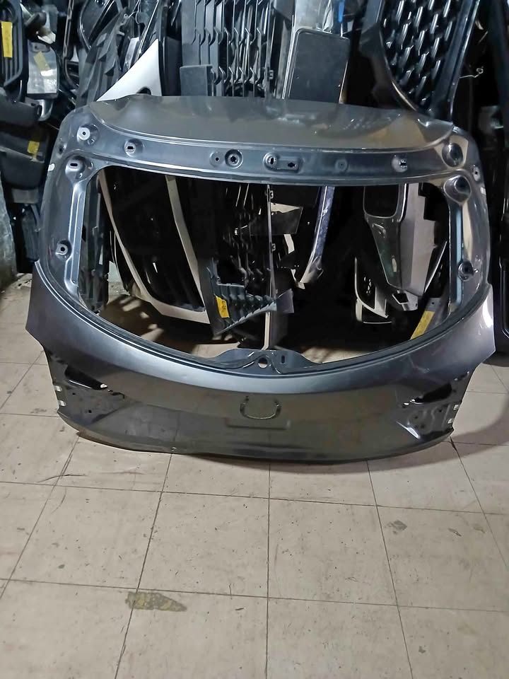 Mazda 3 tailgate - Private Seller Mazda 3 tailgate - Private Seller
