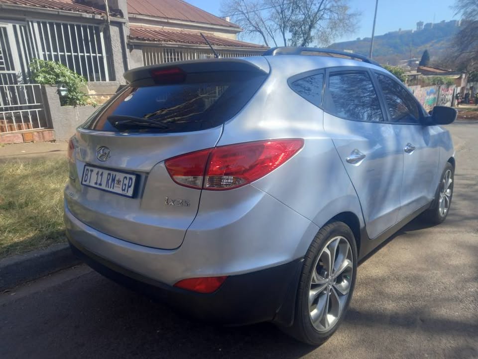 2012 Hyndai ix35 2.0 Petrol, Manual, Blue, Leather seat, Reverse camera, 84000kms