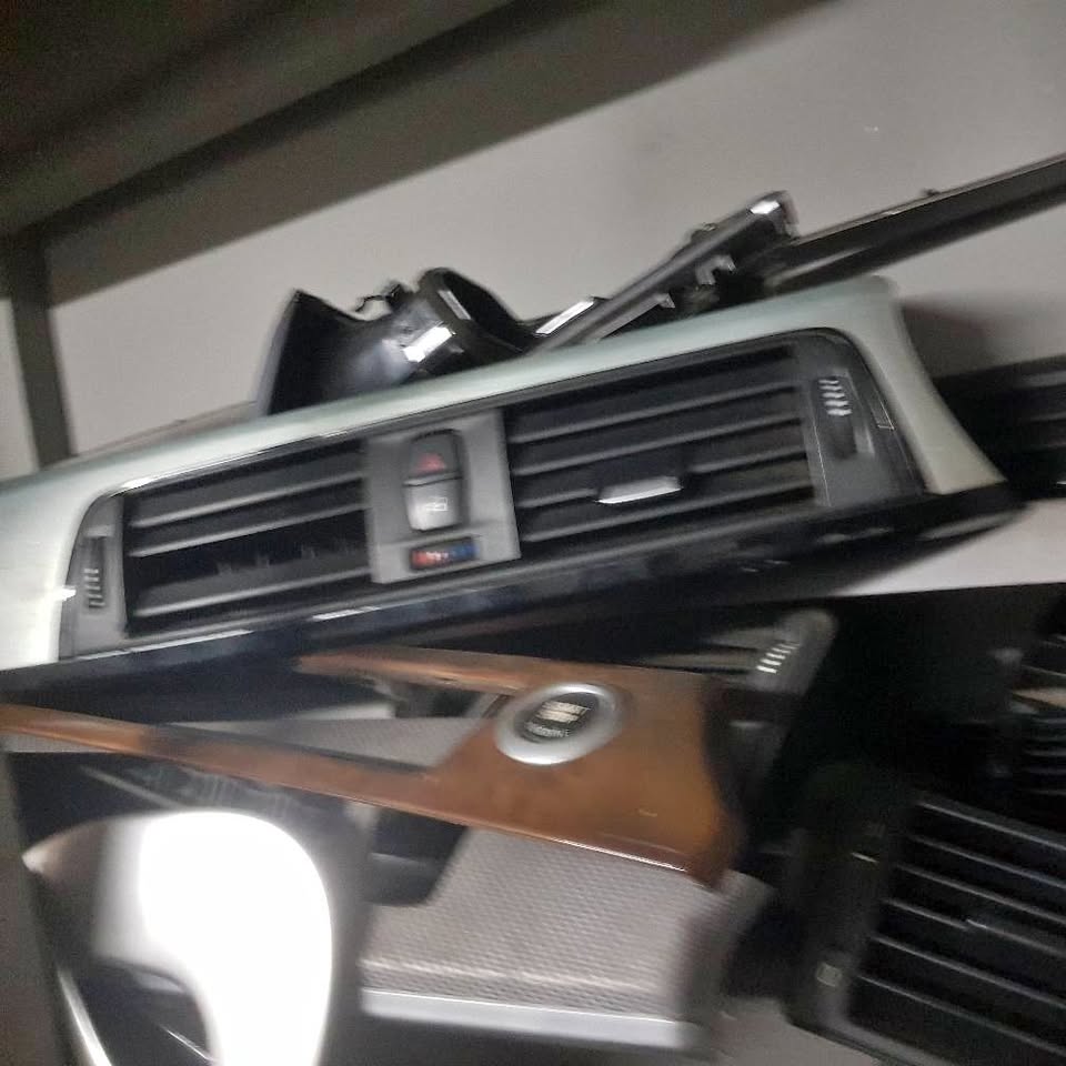 Bmw e90/f30 a/c vents hazards and lock button - Private Seller Bmw e90/f30 a/c vents hazards and lock button - Private Seller