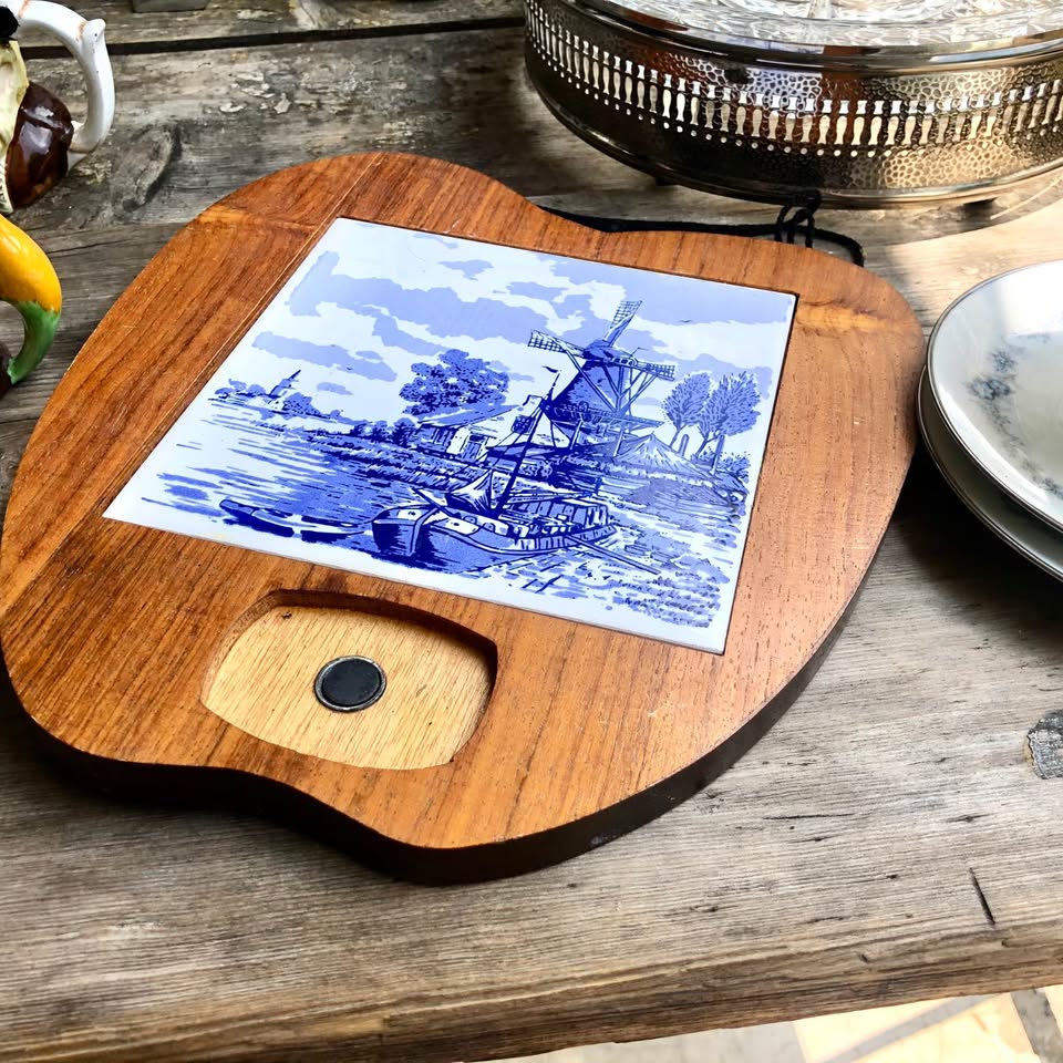 Vintage Delft Blue and White Windmill Tile Cheese Cutting Board With Knife Vintage Delft Blue and White Windmill Tile Cheese Cutting Board With Knife