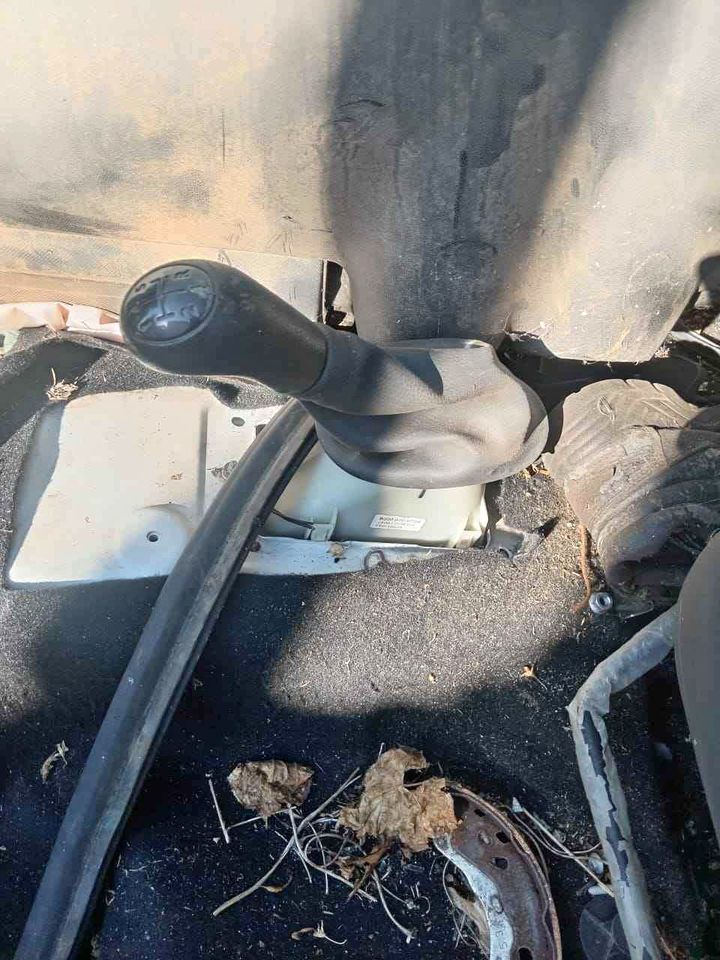 Renault sandero 2010 gear selector For Sale - Private Seller Renault sandero 2010 gear selector For Sale - Private Seller