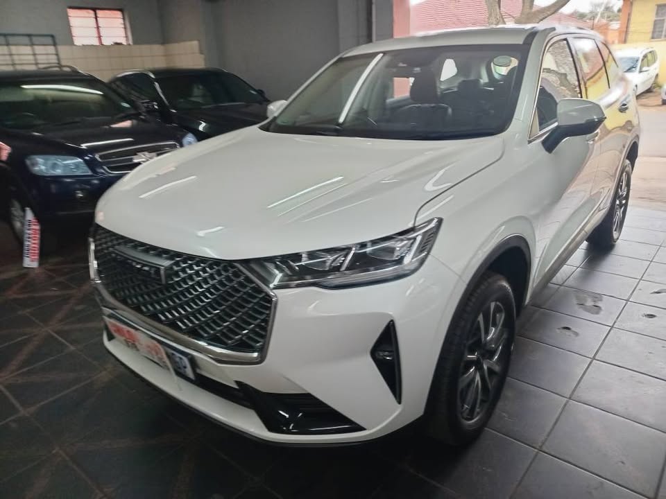 2022 Haval H6 2.0 Gdit Petrol ,Automatic  Leather interior  Reverse sensor and reverse camera