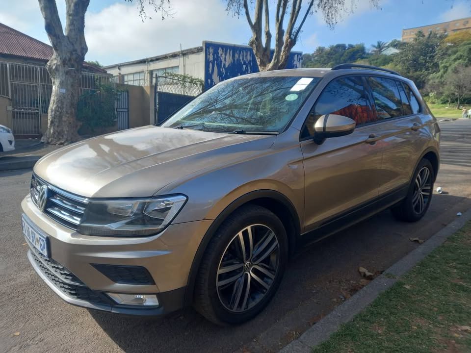 2017 VW Tiguan 1.4TSI Highline Petrol, Manual, Gold, 67000kms