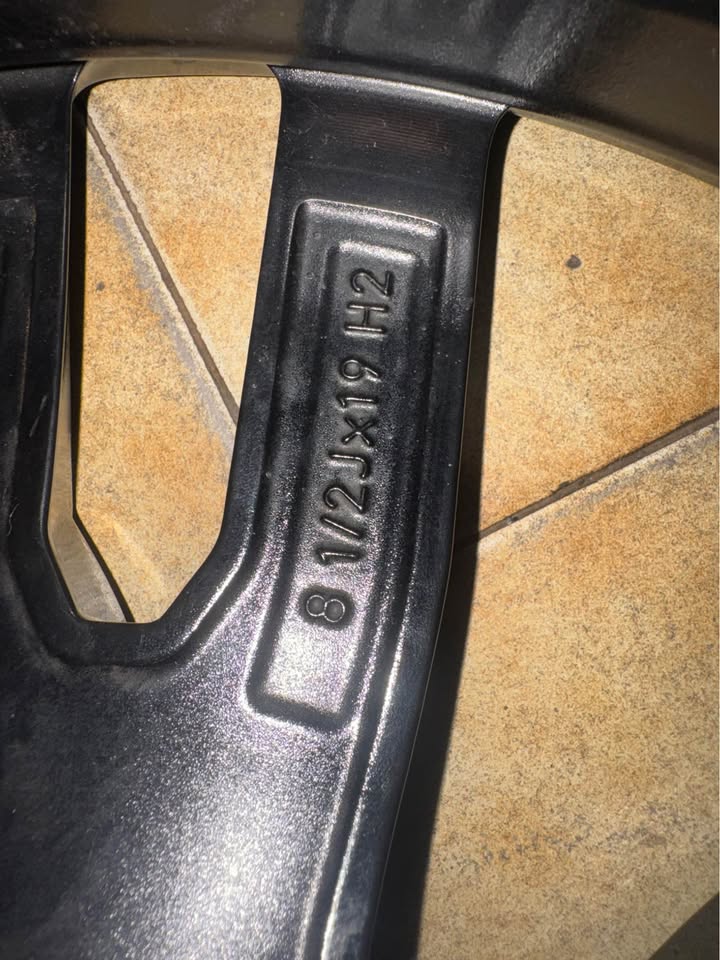 BMW 3 Series G20 G21 Rear Mag Rim 19” - Private Seller BMW 3 Series G20 G21 Rear Mag Rim 19” - Private Seller