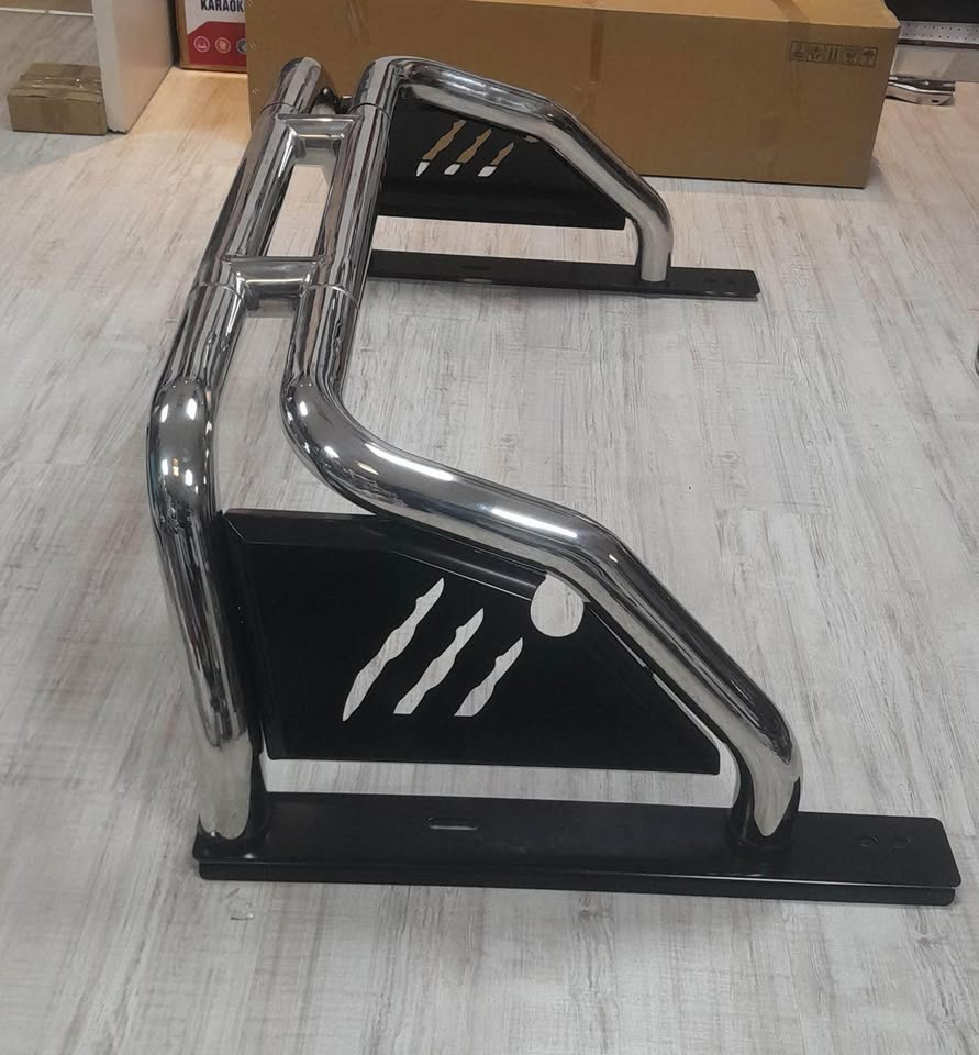 Chrome & black Ford ranger 2023+ Roll bar - Private Seller Chrome & black Ford ranger 2023+ Roll bar - Private Seller