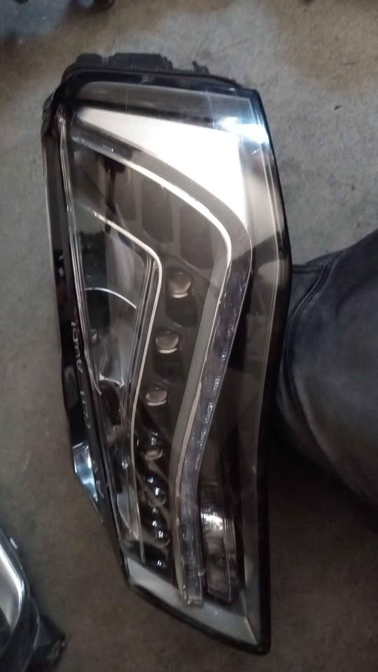AUDI A8 headlights for sell in good condition - Private Seller
