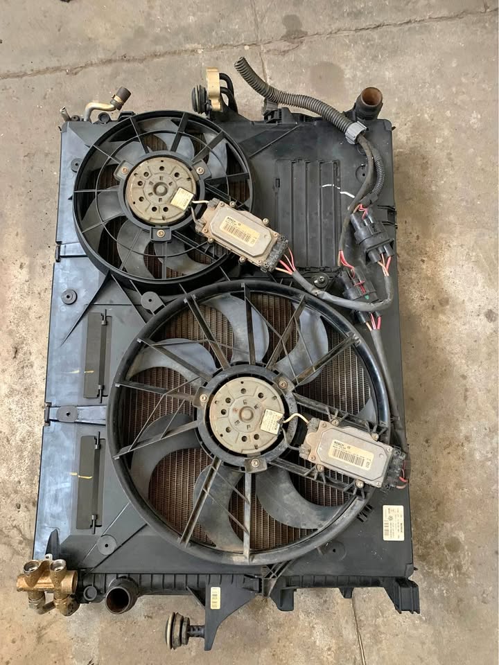 Audi Q7 Radiator set Audi Q7 Radiator set