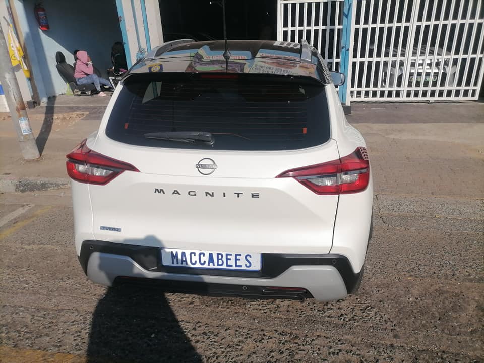 2020 Nissan Magnite 1.0 SUV with a nice interior seat Reserves Camera and Service book and Keyless