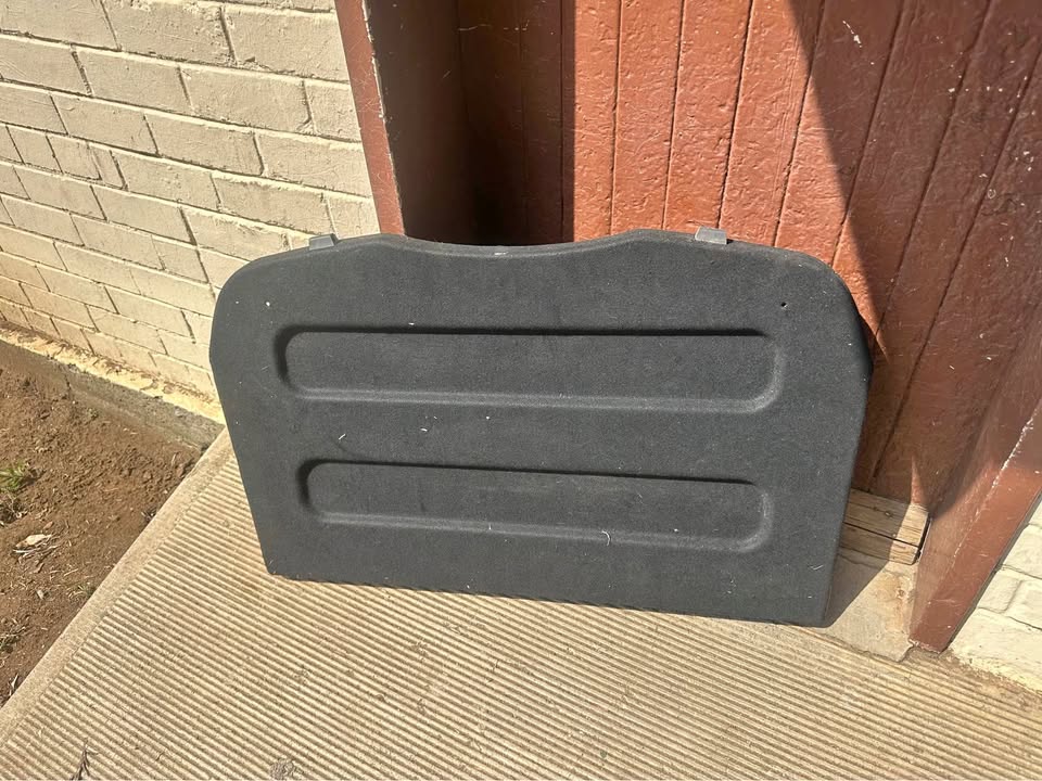 OMODA E5 24R Rear Parcel tray for bootlid - Private Seller OMODA E5 24R Rear Parcel tray for bootlid - Private Seller