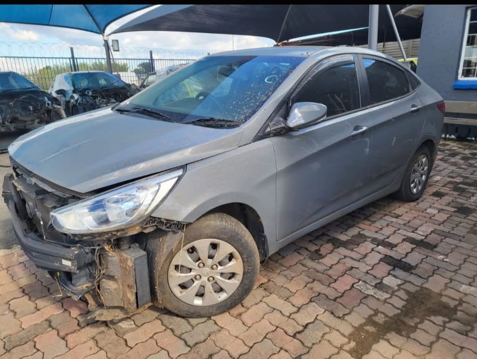 Hyundai Accent 1.6 stripping for spares - Private Seller