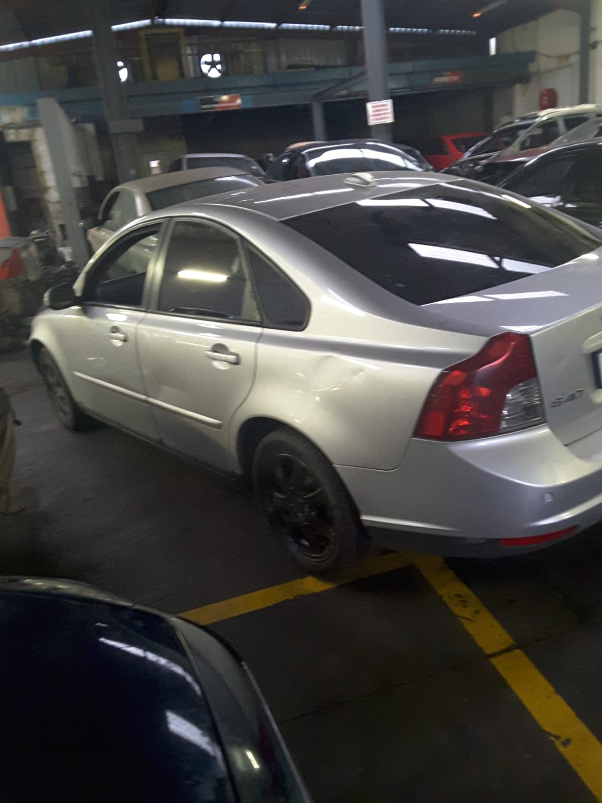 VOLVO S40 2010 FOR STRIPPING (DELIVERY AVAILABLE COUNTRY WIDE) - Private Seller VOLVO S40 2010 FOR STRIPPING (DELIVERY AVAILABLE COUNTRY WIDE) - Private Seller