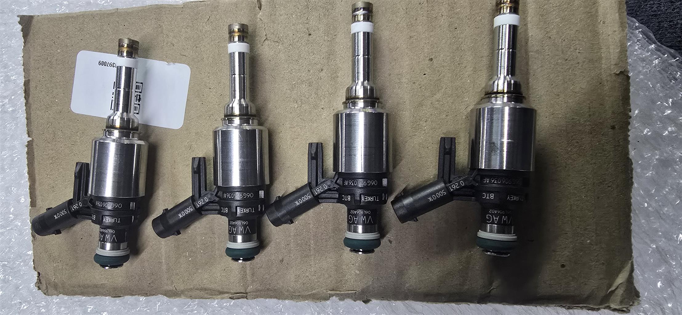 New stock arrivals  Fuel injectors 2.0 tfsi Oem 06g906036af - Private Seller