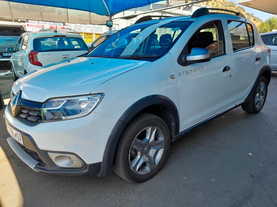 2018 RENAULT SANDERO STEPWAY 900T MANUAL