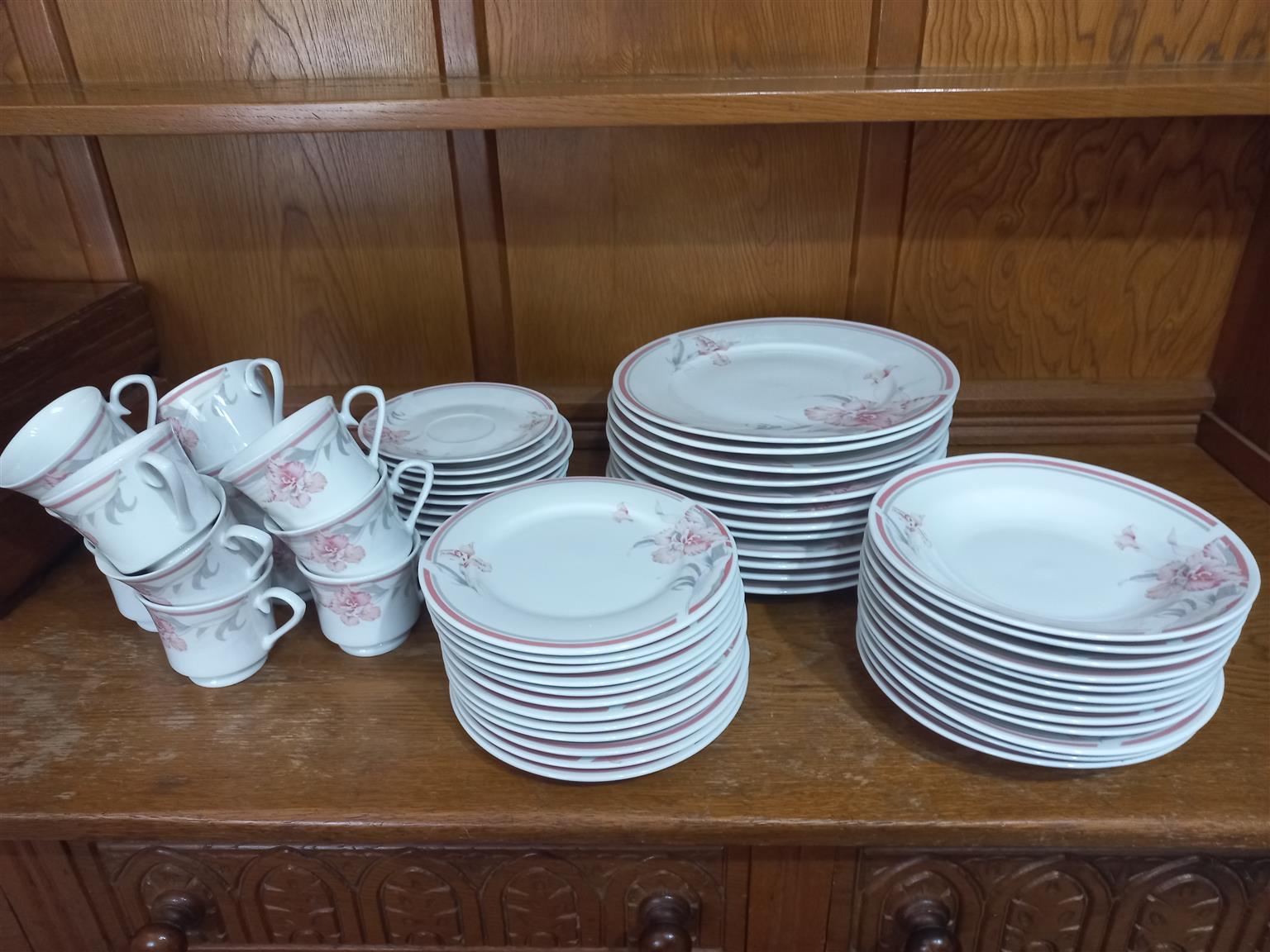 60 piece dinner plate set vintage