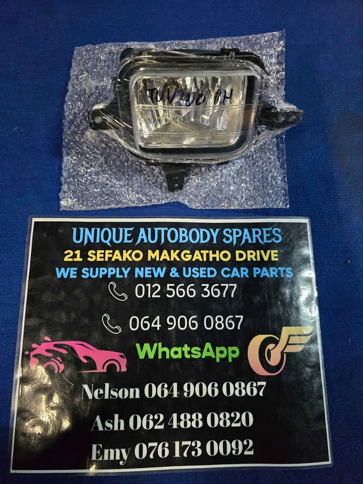 Mahindra TUV300 Fog Light Set