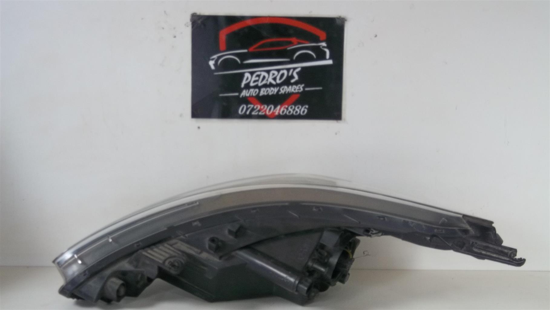 Hyundai I20 right headlight - Private Seller